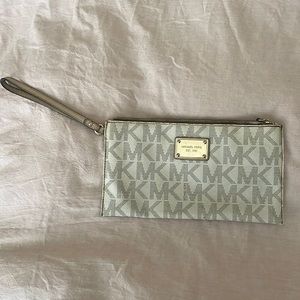 Michael Kors Clutch